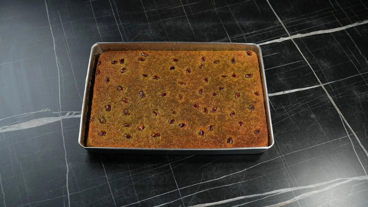 Small tray of angel hair baklava with pistachios by Back-Lava – approx. 2000 g, a crispy kadayif speciality