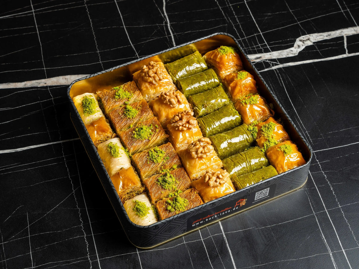 Geschenk Box Premium – Exklusive Auswahl traditioneller Baklava-Spezialitäten 