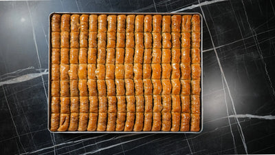 Tray of rolled baklava with pistachios | approx. 3800 g – Back-Lava