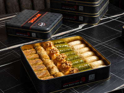 Geschenkbox 3 – Exquisite Auswahl traditioneller Baklava-Spezialitäten 