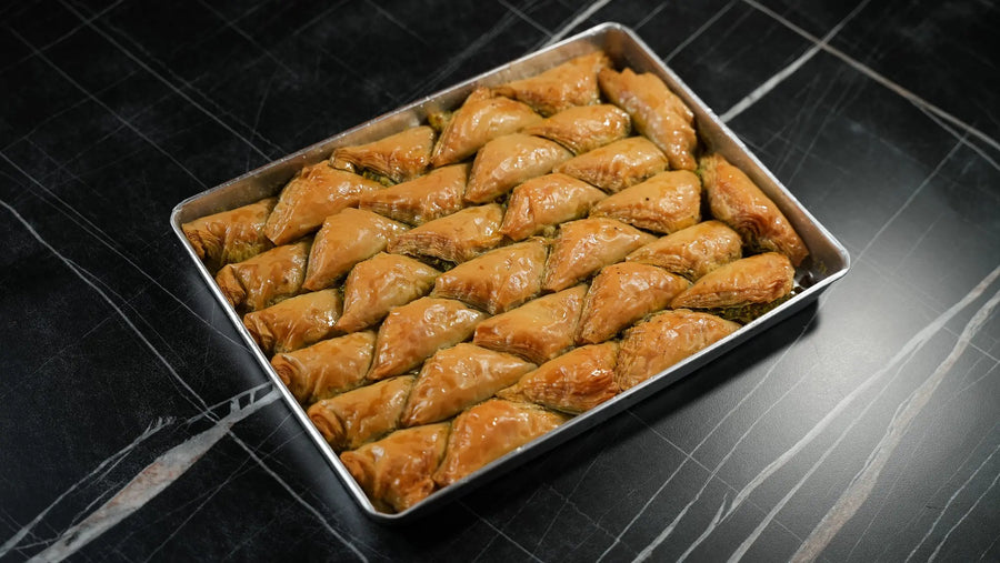 Şöbiyet Baklava mit cremiger Füllung und Pistazien