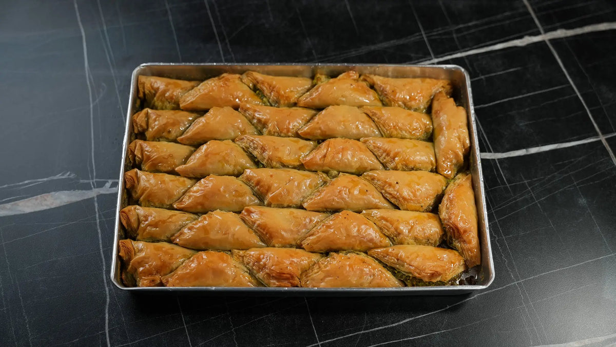 Şöbiyet Baklava by Back-Lava – creamy speciality, approx. 2000 g, with pistachios and a delicate filling