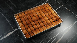 Christmas baklava with cinnamon by Back-Lava – approx. 1900 g with pistachios, a festive speciality for the Christmas season